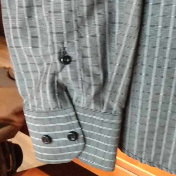 Shirt - Picture 4 of 5